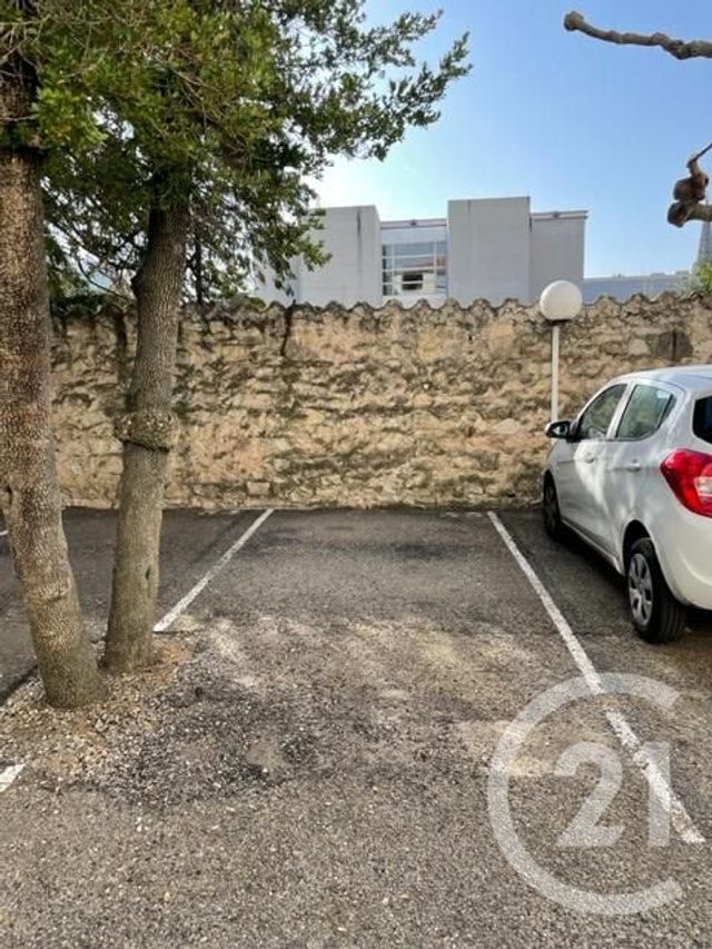 parking à louer - 15.0 m2 - NIMES - 30 - LANGUEDOC-ROUSSILLON - Century 21 Les Arènes Ludallia